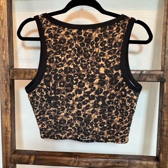 NWT Hot Topic Leopard Print & Rivets Cropped Tank Top - Picture 6 of 7